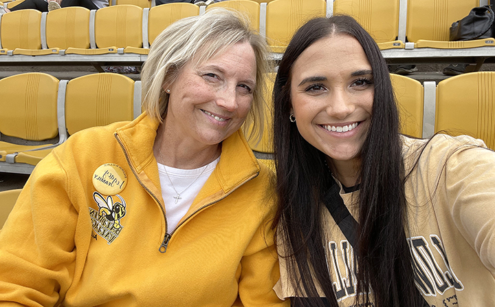 Photo of mother-daughter Kathy Molek and Kaitlynn Olak